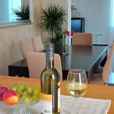Apartman Larisa Appartamento *