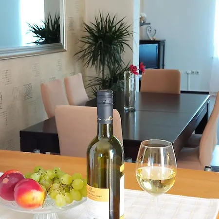 Apartman Larisa Appartamento *