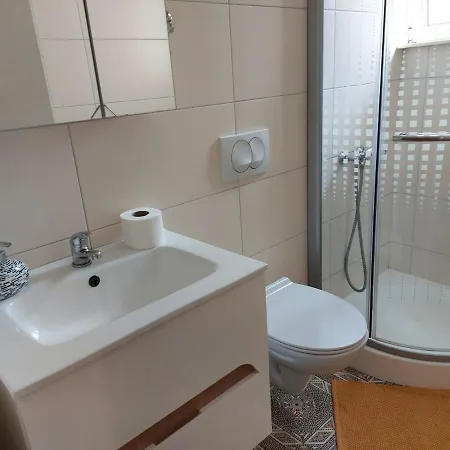 Apartman Larisa * Kampor